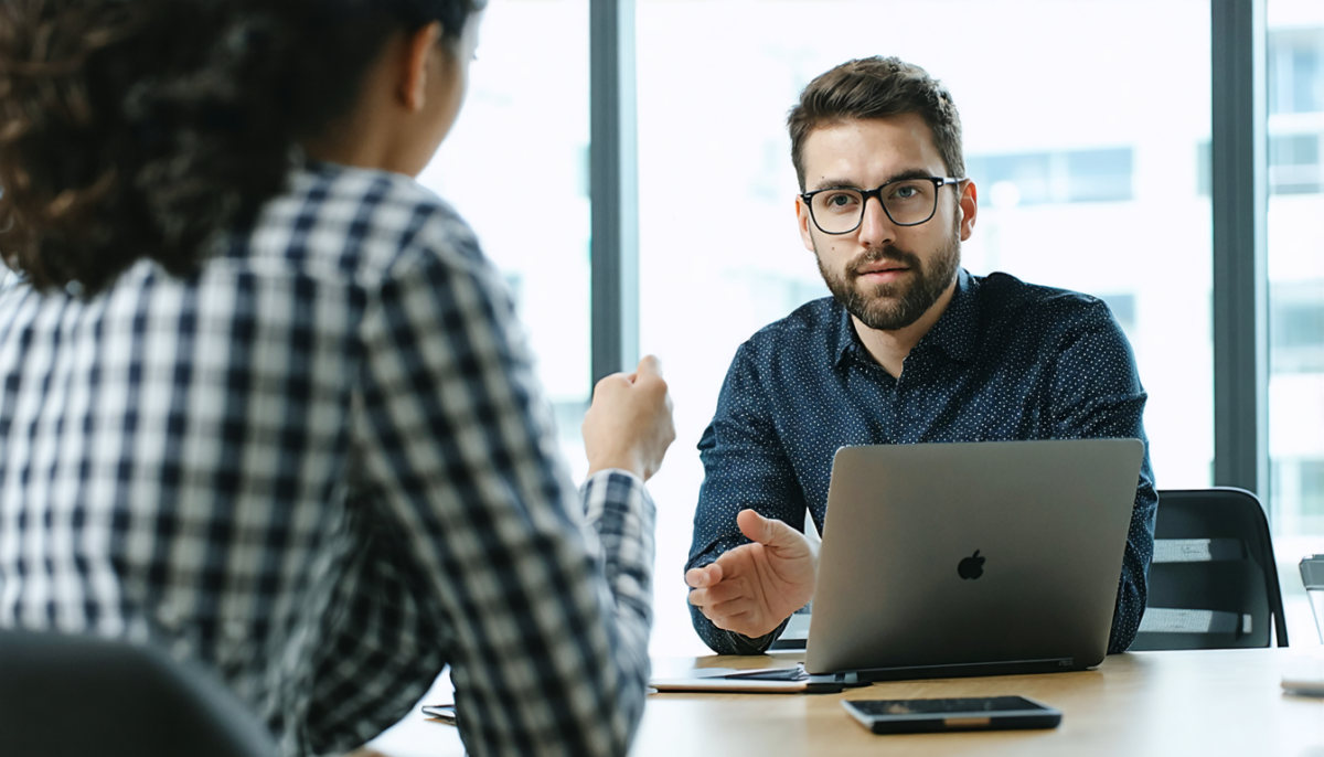 découvrez les rôles essentiels du délégué du personnel, ses bénéfices, les défis rencontrés et des retours d'expérience concrets issus du terrain pour mieux comprendre cette fonction clé en entreprise.